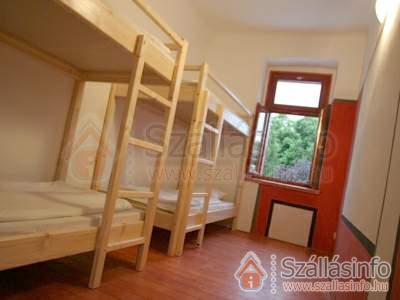 Hostel 61528 (Közép-Dunántúl > Veszprém megye > Révfülöp)