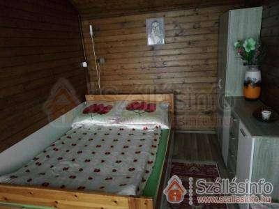 Karos Centrál Apartmanház  (Nyugat-Dunántúl > Zala megye > Zalakaros)