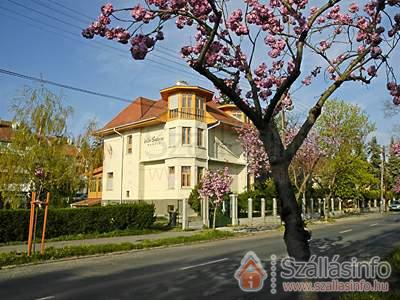 Villa Sakura Panzió (Nyugat-Dunántúl > Győr-Moson-Sopron megye > Sopron)