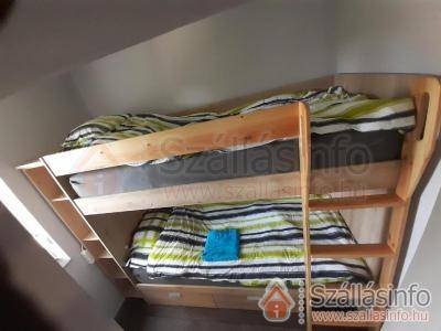 Vízparti gyermekbarát teljesen felújított Apartman (South Transdanubian > Somogy megye > Balatonfenyves)